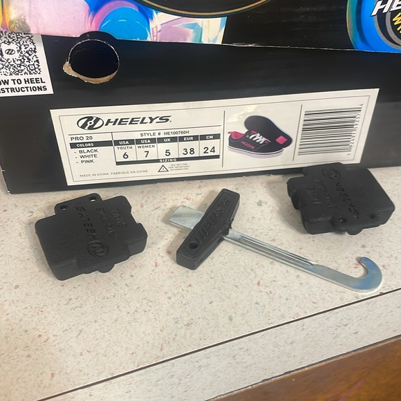 Heelys-like new - Picture 3 of 3